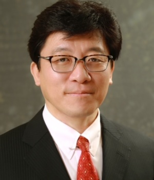 Yoshio Tamura (일본)